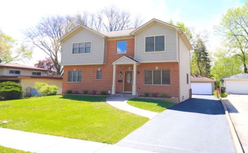511 Holly Ave, Mount Prospect, IL 60056-2139