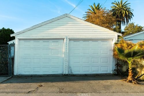 8033 Cheyenne Ave, Downey, CA 90242-4303