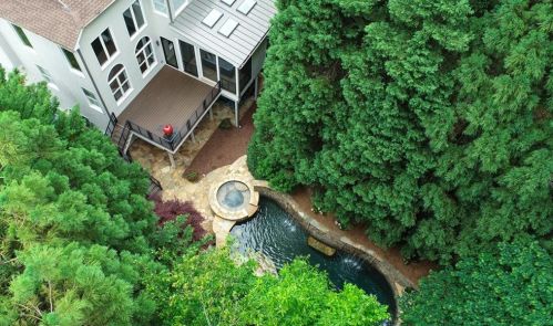 800 Lake Summit Dr, Atlanta GA  30342-1975 exterior