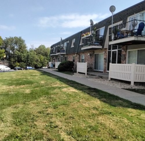 9978 84th Ter, Palos Hills IL  60465-1223 exterior