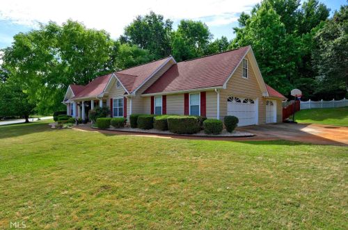 12 Middlebury Ln, Newnan, GA 30265-3323
