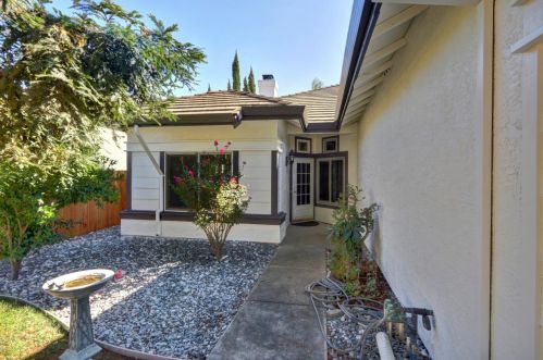 8539 Sun Sprite Ct, Elk Grove CA  95624-3809 exterior