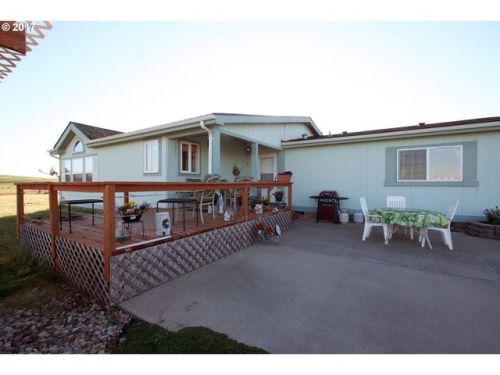 690 Horseshoe Bend Rd, Centerville, WA 98613-2309