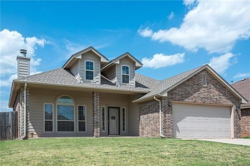 2213 157th St, Edmond, OK 73013-1729