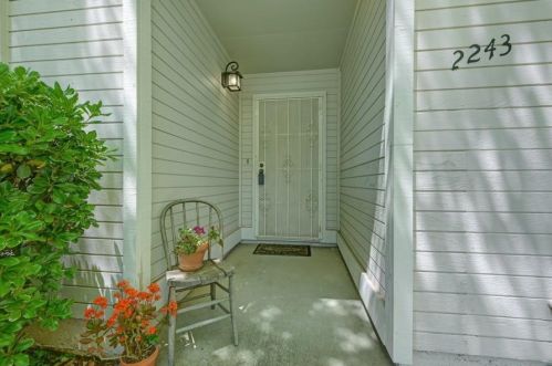 2243 Country Villa Ct, Auburn, CA 95603-9003