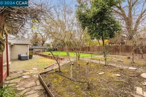 3035 Vessing Rd, Concord CA  94523-4516 exterior