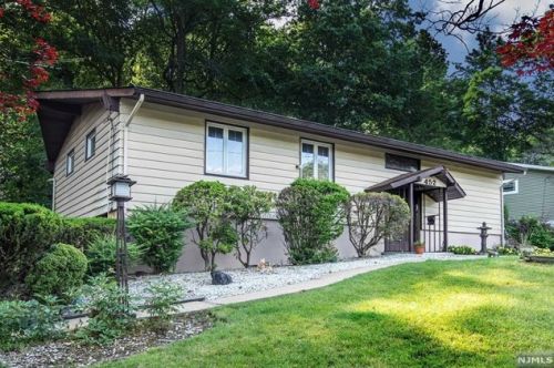 452 Wildwood Rd, Rockleigh, NJ 07647-1218