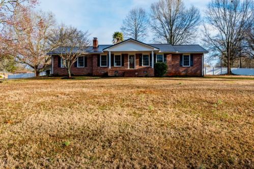 126 Boxwood Ln, Anderson, SC 29621-7304