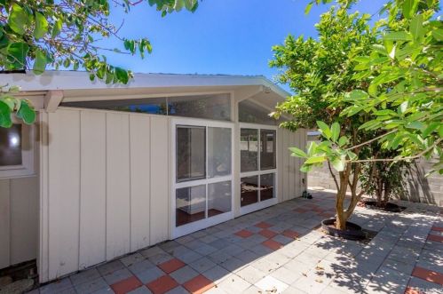 1129 Vermont Ave, Anaheim CA  92802-1825 exterior