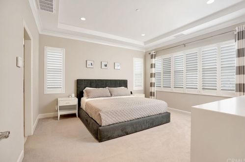 81 Coleridge, Irvine CA  92620-2142 exterior