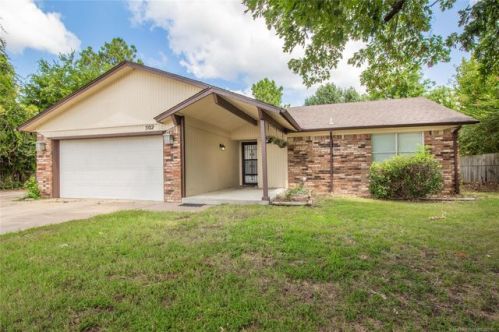 502 Spring St, Collinsville, OK 74021-3618
