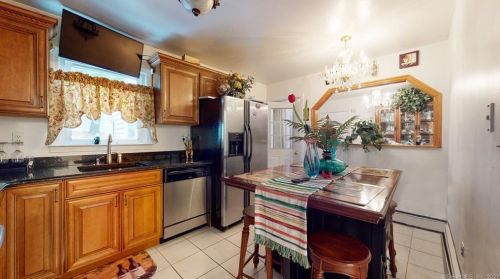 1065 Cutspring Rd, Stratford, CT 06614-1969