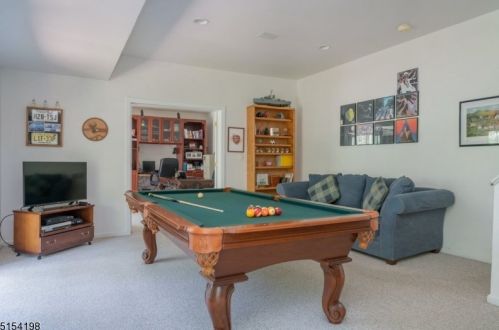 33 Roc Etam Rd, Dover NJ  07869-2427 exterior