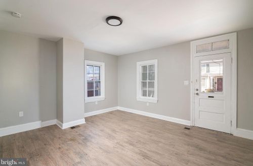 20 Mercer St, Trenton, NJ 08690-1402