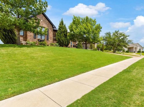 11029 Hawkins Home Blvd, Fort Worth TX  76126-4735 exterior