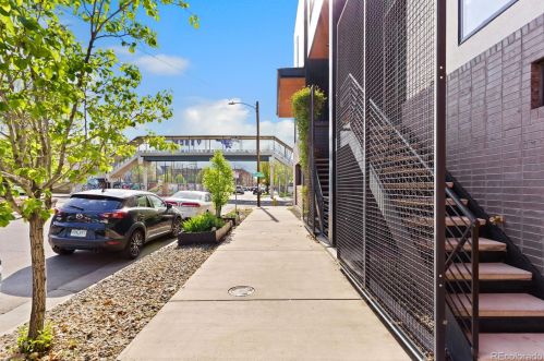 905 13th Ave, Denver CO  80218-2517 exterior