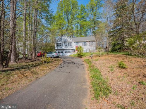 8 Acacia Ct, Fredericksburg, VA 22405-2131