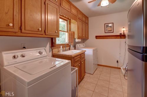 5025 Shore Dr, Conyers GA  30094-4711 exterior