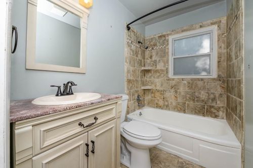 1050 Elda Ln, Cincinnati OH 45224-2705 exterior