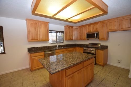433 L St, Rio Linda, CA 95673-3439