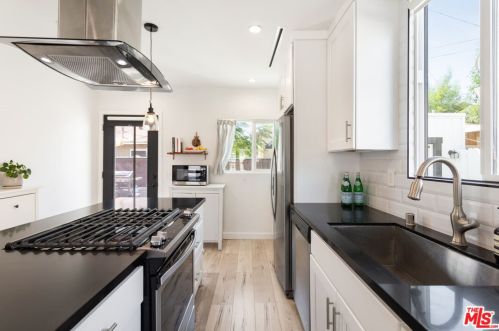 414 Acacia Ave, Glendale CA  91205-2575 exterior