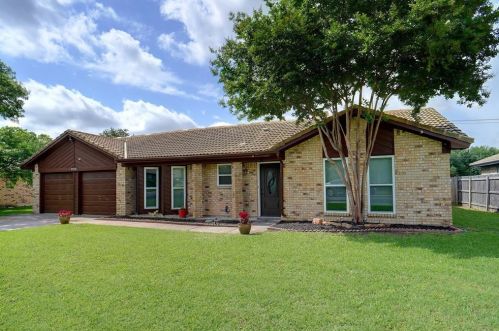 3928 Longleaf Ln, Fort Worth TX  76137-1911 exterior