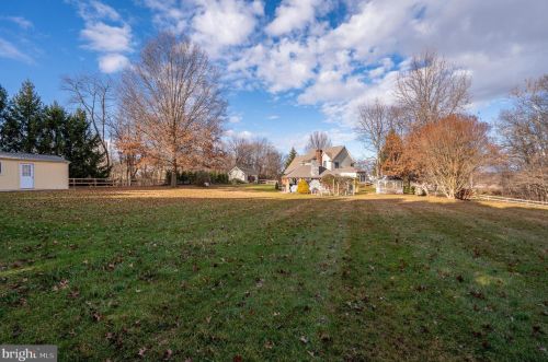 874 Pheasant Hill Rd, Summit Point WV  25446-3634 exterior