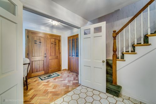 303 Noyes St, Arlington Hts, IL 60005-3637