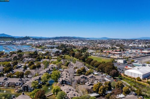 18 Bayside Ct, Richmond CA  94804-7441 exterior