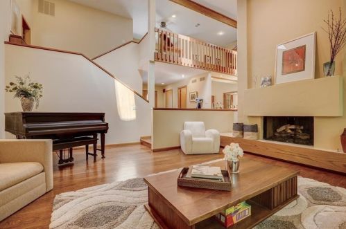 70 Glen Oaks Dr, Atlanta GA  30327-4714 exterior
