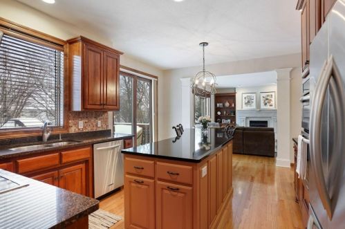 1704 Brant Cir, Saint Paul MN  55122-2290 exterior