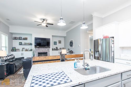 2368 Cotton Gin Row, Jefferson GA  30549-8811 exterior