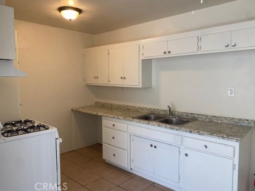 1813 Evergreen St, Santa Ana, CA 92707-2447