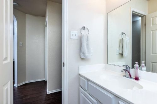 6708 Friendsway Dr, Fort Worth TX  76137-7542 exterior