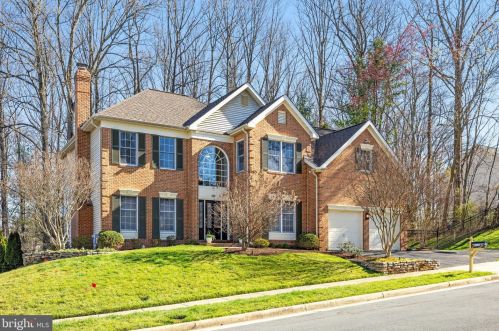 1513 Judd Ct, Herndon, VA 20170-2564