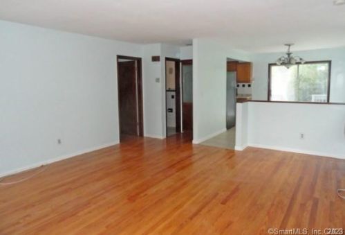 31 Couch St, Norwalk CT  06854-2024 exterior