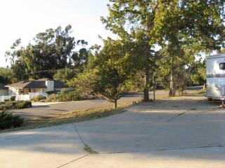 1821 Davis Dr, Fallbrook, CA 92028-1813