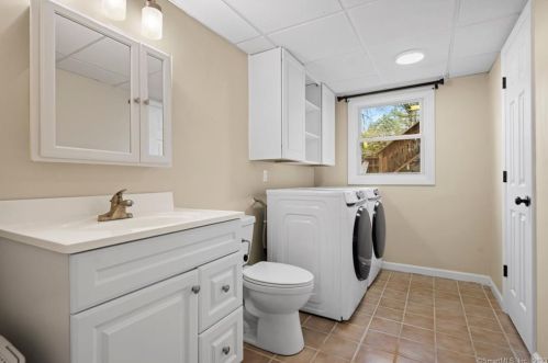 120 Wentworth Dr, Wapping CT  06074-1259 exterior