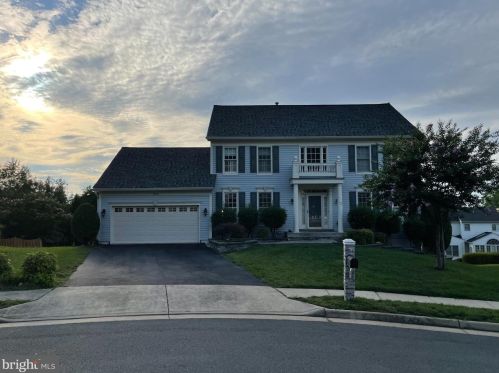 1906 Ames Ct, Woodbridge, VA 22191-4558