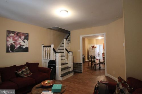 5631 Carpenter St, Philadelphia, PA 19143-2803