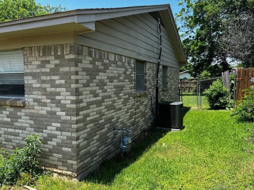 5909 Bowling Dr, Fort Worth TX  76148-3503 exterior