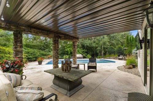 2232 Estates Dr, Saint Paul MN  55122-4038 exterior