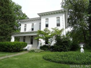 904 Belleville St, Lebanon, IL 62254-1301