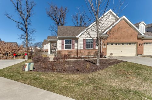 28 Tall Grass Ct, Streamwood, IL 60107-1277
