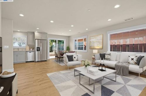 27449 Capri Ave, Hayward, CA 94545-4001