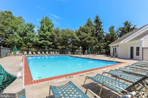 3836 Chesterwood Dr, Silver Spring MD 20906-2862 exterior