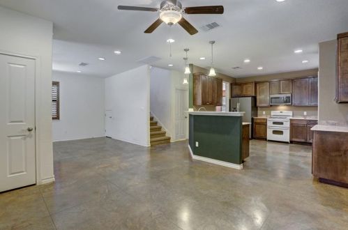 1100 Clermont Ave, Austin TX  78702-5215 exterior