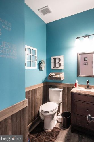 125 Gap Vw Blvd, Harpers Ferry WV 25425-3003 exterior