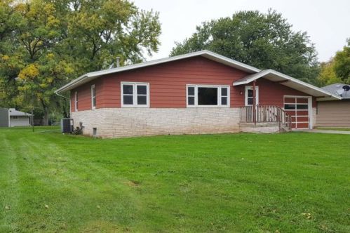 709 Cedar St, Mead, NE 68041-3052