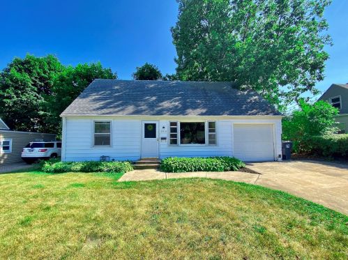 2013 8th Pkwy, Waukegan, IL 60085-6116